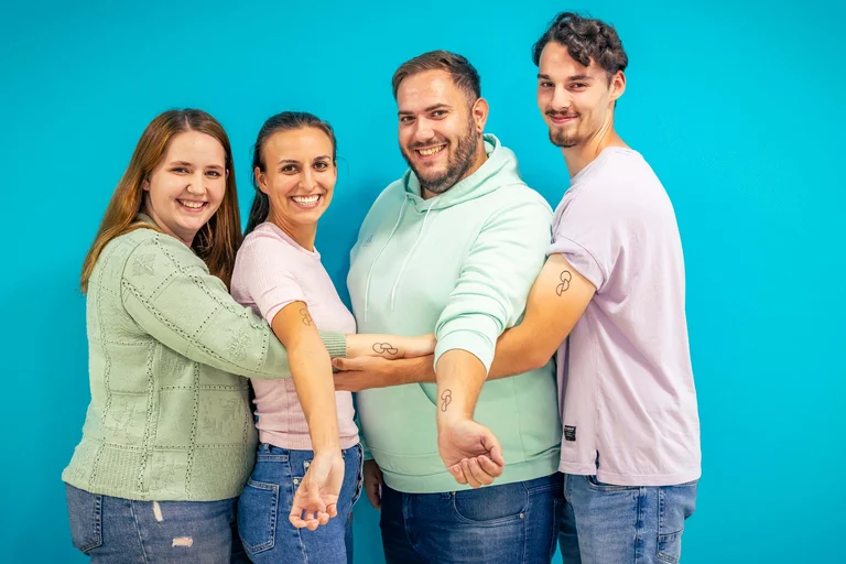 Die Pflegeauszubildenden Mandy Kempin, Elena Mania, Kai-Uwe Schubert und Jasper Gerswald (v.l.n.r.)