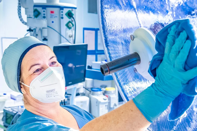 Diana Walbert ist OP-Reinigungskraft im St. Anna Hospital in Herne