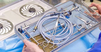 OTA-Auszubildende können in der Zentralsterilisationsabteilung arbeiten.