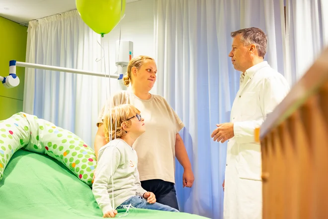 Prof. Dr. Clemens Tempfer informiert Interessierte