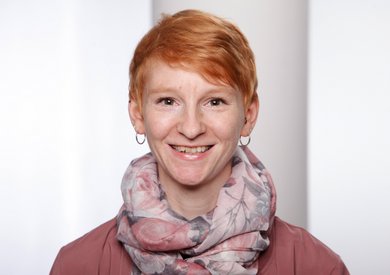 Terminvereinbarung: Sekretärin Tatjana Sorowka