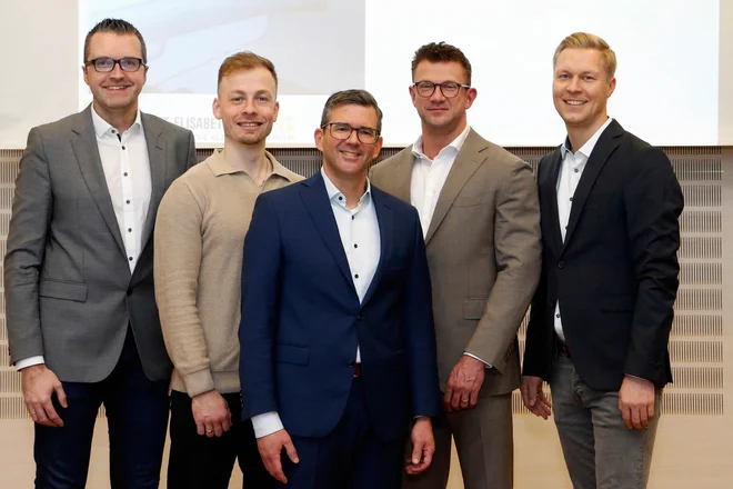 Prof. Dr. Ulrich Frey (Mitte) und weitere Experten des Zentrums
