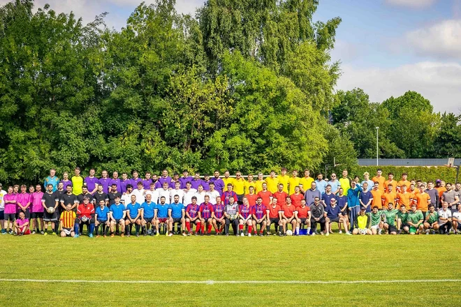Gruppenfoto vom Fußballturnier der St. Elisabeth Gruppe