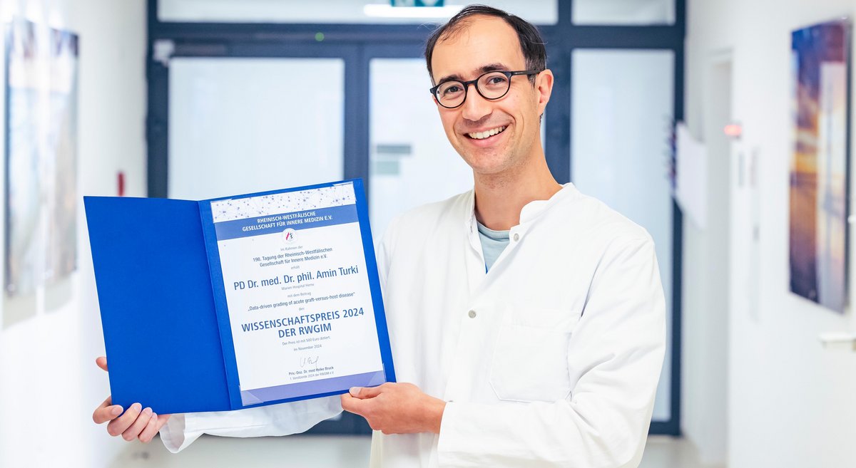Press photograph from the St. Elisabeth Gruppe announcement of the RWGI science prize.