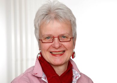 ANsprechpartnerin für das duale Pflegestudium: Sabine Dreßler