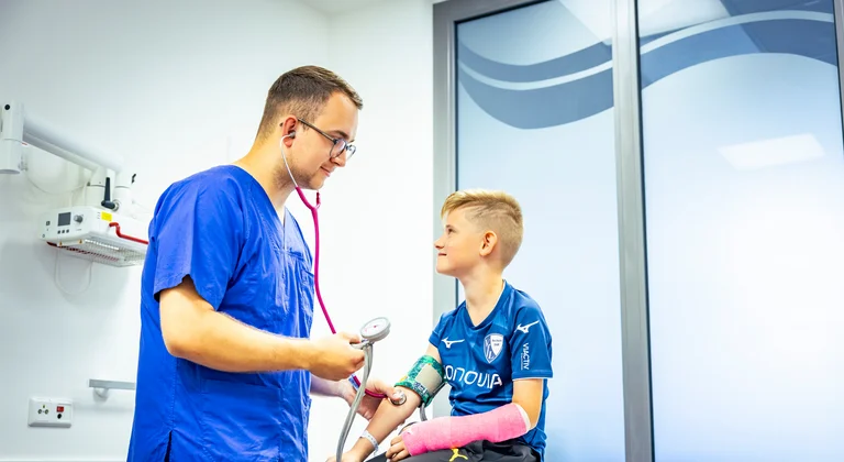 Kinderkrankenpflege: Steven Cyrus 