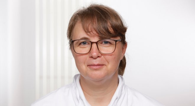 Alina Patru, Fachärztin für Innere Medizin und Rheumatologie