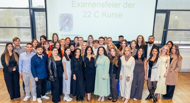 Am 29. September 2025 haben 41 Auszubildende ihre Ausbildung am Campus der St. Elisabeth Gruppe erfolgreich abgeschlossen.