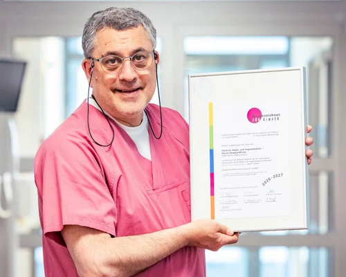 Dr. Bahman Gharavi, Chefarzt der Kinder- und Jugendklinik des Marien Hospital Witten, freut sich über die erneute Zertifizierung.