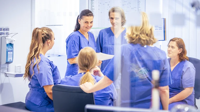 Gruppe von Mitarbeitenden der St. Elisabeth Gruppe