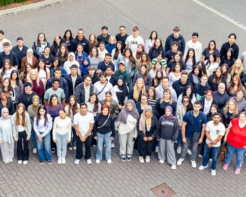 175 Auszubildende der St. Elisabeth Gruppe starteten am 01. August 2025 in die Ausbildung zur Pflegefachkraft.