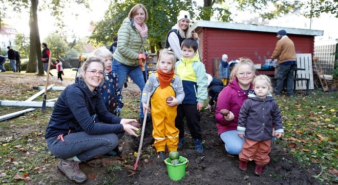 Die Kita-Kinder, ihre Eltern und ihre Großeltern