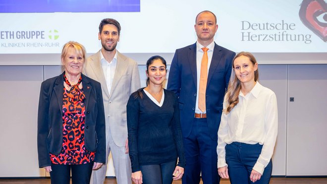 Prof. Dr. Christian Ukena, Direktor der Medizinischen Klinik II – Kardiologie / Angiologie des Marien Hospital Herne, und sein Team informierten zum Thema Herzinfarkt.