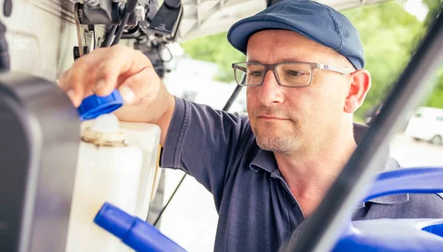 Peter Kompalka arbeitet im Fahrdienst der St. Elisabeth Gruppe.
