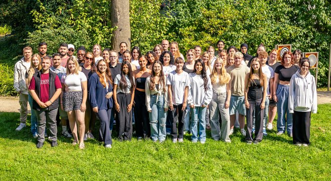 53 angehende Pflegefachkräfte