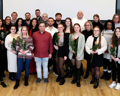 28 examinierte Pflegekräfte