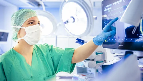 Facharztausbildung: Assistenzärztin Anästhesie im OP