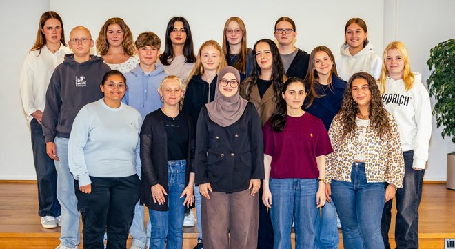 Am 1. August 2025 begrüßte die St. Elisabeth Gruppe 23 neue FSJler und Jahrespraktikanten. 