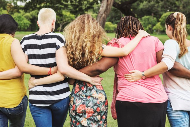 Gruppe junger Frauen