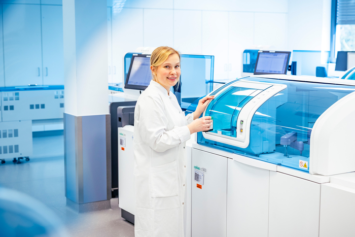 Die Medizinischen Technologen sind in einem Rotationsverfahren an allen Arbeitsplätzen im Labor tätig.